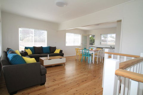 Bright And Breezy - Accommodation 4U 0