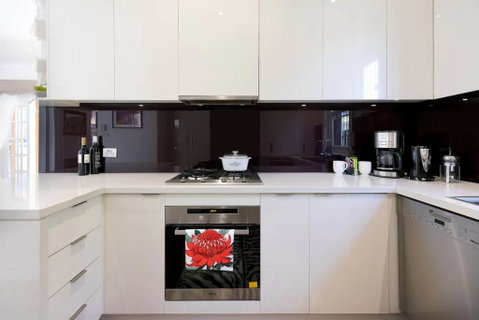 Bright And Elegant Executive 3 Bedroom Family Home - Accommodation 4U 1