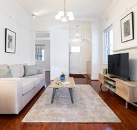 Bright and Elegant Executive 3 Bedroom Family Home - Accommodation 4U