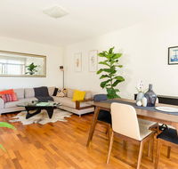 Bright and spacious apartment near Bronte beach - Accommodation 4U