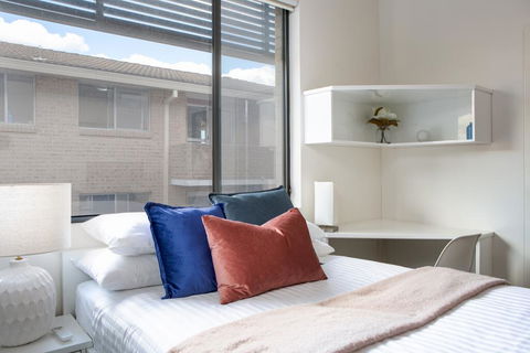 Bright Studio Steps From Westmead Hospital - Accommodation 4U 1