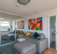 Bright Studio with Amazing City Views - Accommodation 4U