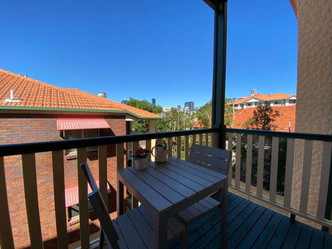 Brisbane City Apartment Atop Victoria Park - Accommodation 4U 1
