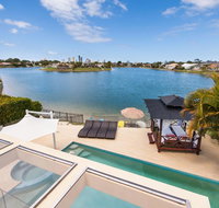 Broadbeach Waterfront Holiday House - Accommodation 4U