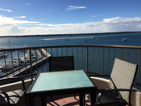 Broadwater Shores Waterfront Apartments - Accommodation 4U 2