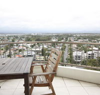 Broadwater Shores Waterfront Apartments - Accommodation 4U
