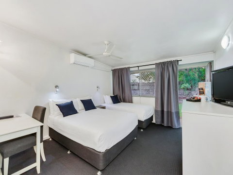 Brook Hotel - Accommodation 4U 3