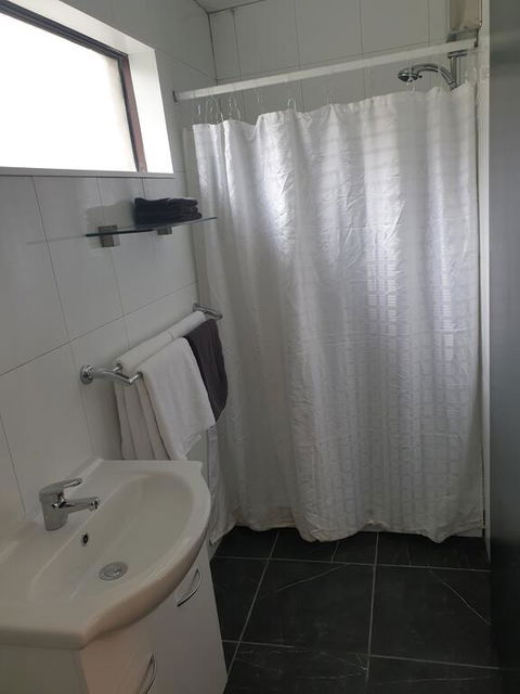 Budget On The Lake - Accommodation 4U 3