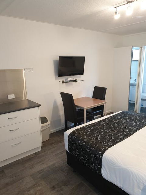 Budget On The Lake - Accommodation 4U 0