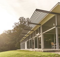 Bundaleer - Architect designed stunning views - Accommodation 4U