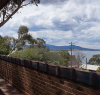 Bundilla 3 - Lake views from the Balcony - Accommodation 4U