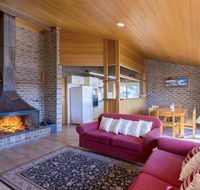 Bundilla 4- Townhouse with Wifi - Accommodation 4U
