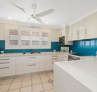 Burkeys 5 Main Street - Accommodation 4U