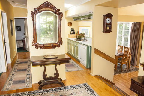 Bygone Beautys Cottages - Bronte Cottage - Accommodation 4U 2