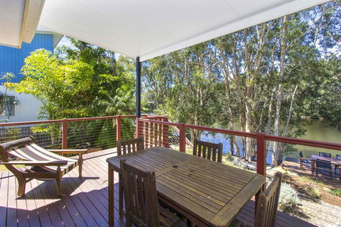 CABARITA BEACH BLISS - HOLIDAY HOME ON THE LAKE - Accommodation 4U 3