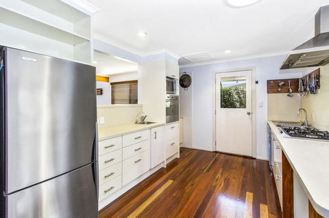 CABARITA BEACH BLISS - HOLIDAY HOME ON THE LAKE - Accommodation 4U 1