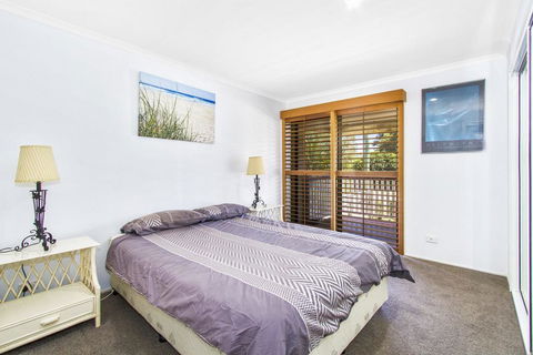 CABARITA BEACH BLISS - HOLIDAY HOME ON THE LAKE - Accommodation 4U 2