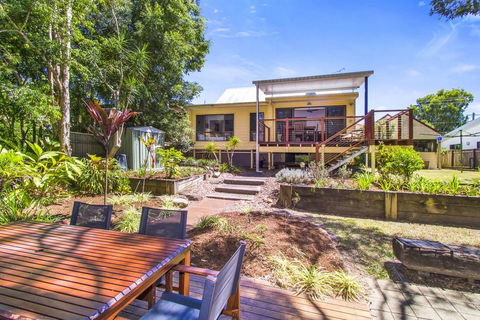 CABARITA BEACH BLISS - HOLIDAY HOME ON THE LAKE - Accommodation 4U 0