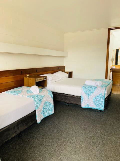 Caledonian Hotel Motel - Accommodation 4U 3
