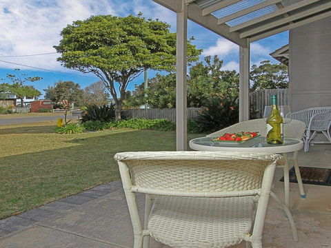 Callala Beach Cottage - Charm And Character - Accommodation 4U 0