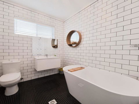 Callala Dreaming - Mid Century Beach House - Accommodation 4U 1