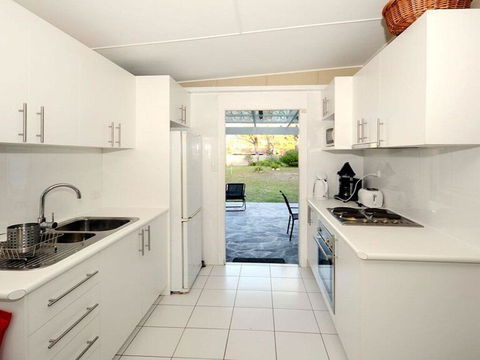 Callala Sun - Modern And Functional - Accommodation 4U 2