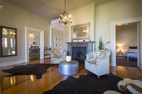 Camellia Cottage - Accommodation 4U 1