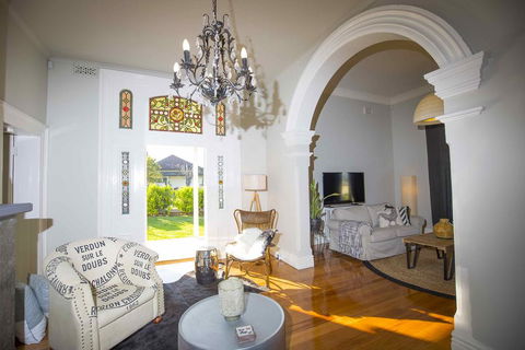 Camellia Cottage - Accommodation 4U 2