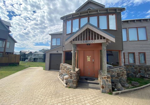 Camelot - Accommodation 4U 0