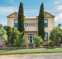 Campbell House - Accommodation 4U