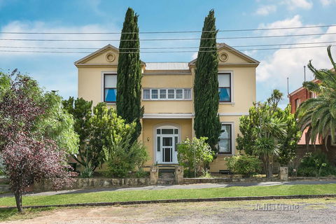 Campbell House - Accommodation 4U 0