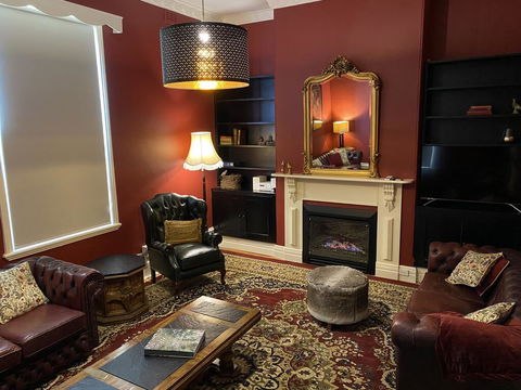 Campbell House - Accommodation 4U 1