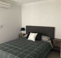 Canalside Family Getaway - Accommodation 4U