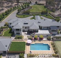 Canberra Luxury Estate - Accommodation 4U