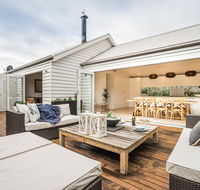 Capri House - Accommodation 4U