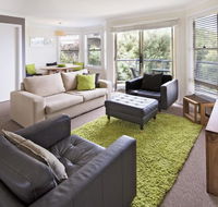 Caribou 3 - Modern  spacious with views over Lake Jindabyne - Accommodation 4U