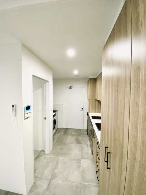 Carlton 4 - Accommodation 4U 2