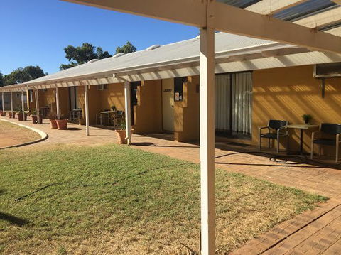 Carnarvon Caravan Park - Accommodation 4U 0