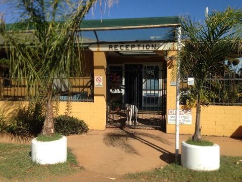 Carnarvon Caravan Park - Accommodation 4U 2
