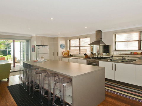 Casa Callala On King George - Well Appointed Home - Accommodation 4U 0