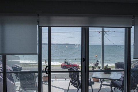 Casey's Beach Retreat - Accommodation 4U 2