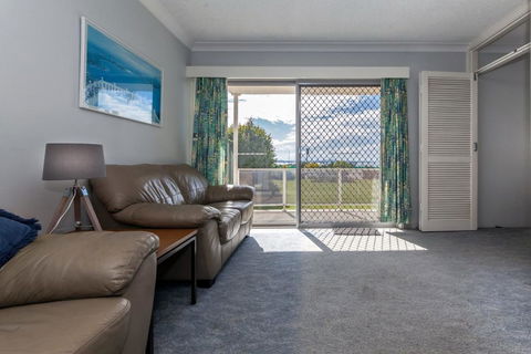 Castaways, Unit 1/17 Shoal Bay Road - Accommodation 4U 2