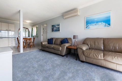 Castaways, Unit 1/17 Shoal Bay Road - Accommodation 4U 1