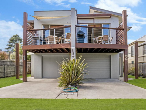 CASTWOOD VILLA No. 1 - Accommodation 4U 2