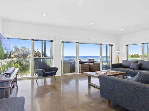 Catalina - Brand New House - Accommodation 4U 2