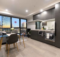 Central City Pad 1 Bathroom Apartment with View - Accommodation 4U