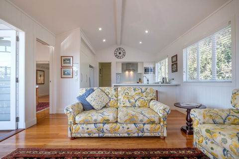 Central Cottage - Accommodation 4U 1