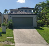 Central Gold Coast Large Modern Elevated House - Accommodation 4U