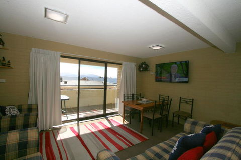 Central Park 10/1 Snowy River Avenue - Accommodation 4U 0