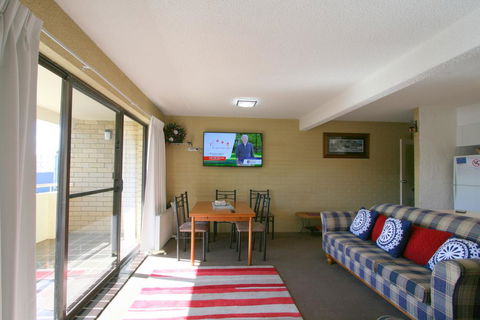 Central Park 10/1 Snowy River Avenue - Accommodation 4U 1